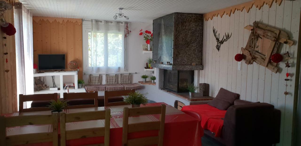 Apartmán Cal Tistu Matemale Exteriér fotografie